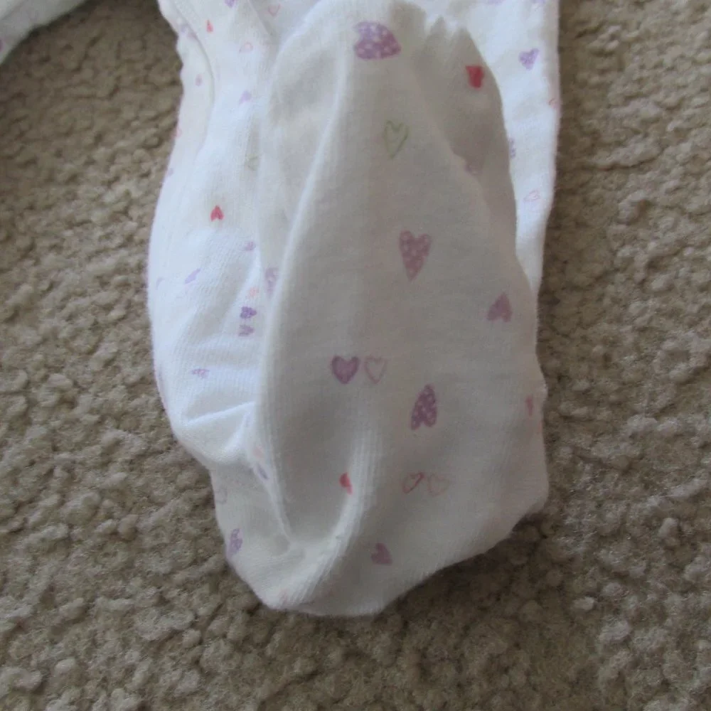 Carters Just One Year Zip Up Footed Sleeper Infant‎ Girls Medium White Hearts